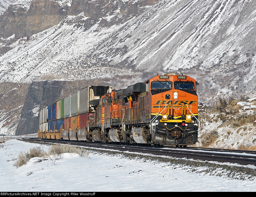 BNSF 6980